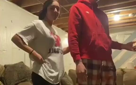 “Hãy chỉ ra bộ phận trên cơ thể tôi mà bạn thích nhất:”