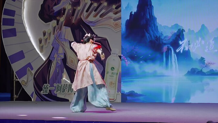 “แค่ท่าเด็ด น้องศิษย์สาวคนนี้ทำไมมาอีกแล้ว” เวที BDF ฉบับเต็มเพลง “คำว่ารักยิ่งใหญ่ที่สุด” #น้องศิษย