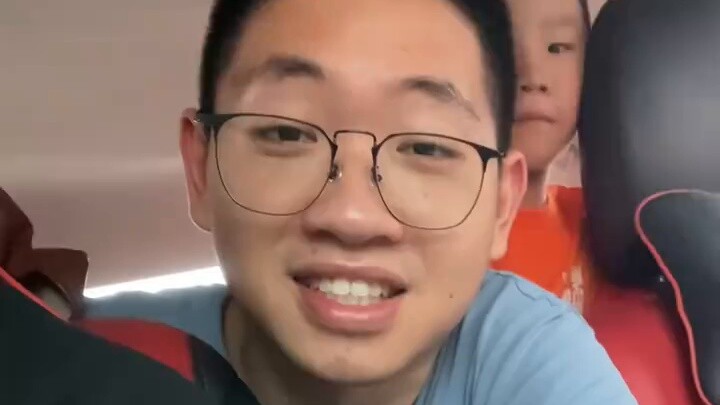 The son bought his plastic man father a Father's Day gift, but was asked to return the Gundam...