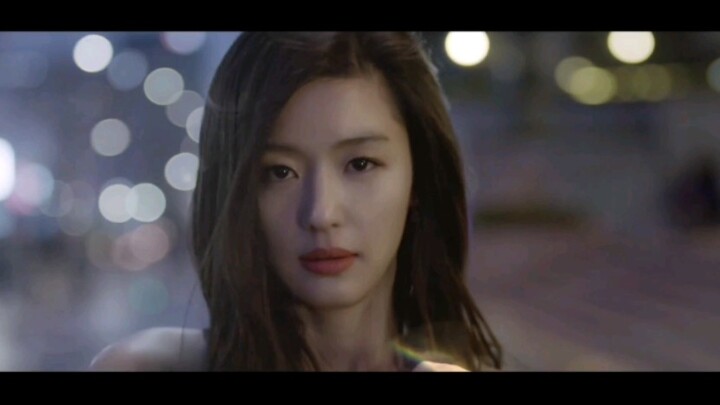 Cảnh kinh điển: Jeon Ji-hyun chạy trên giày cao gót trong quảng cáo HERA