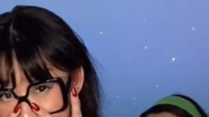 [tiktok] Open kiss me more in the style of 70s idols