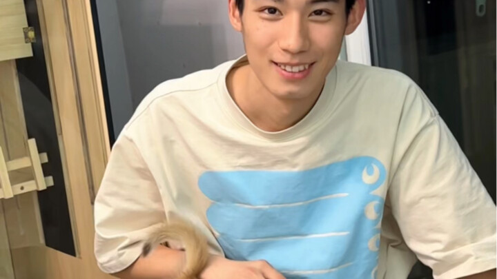 My dream of raising a little cat with the one I love has finally come true!