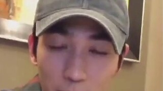 [تشو ييلونغ] يبدو أن بعض الناس يمشون مع الريح على السطح، لكنهم في الواقع ضائعون في الظلام. ما أجملهم