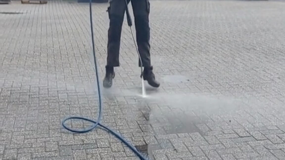 High-pressure water gun