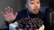 ASMR Eating Sounds - Sweet & Juicy Red Grapes 🔴🍇