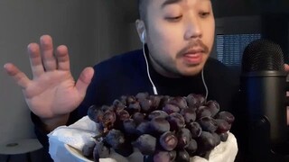 ASMR Eating Sounds - Sweet & Juicy Red Grapes 🔴🍇