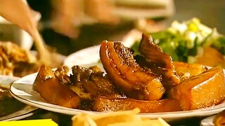 Aktor-aktor senior beradu dalam adegan makan. Lu Zhishen melahap daging sapi dalam mulut besar. Wen 