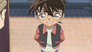 Conan has a face kissed by an angel, but a throat given by a demon#Detective Conan# funny#classic fa