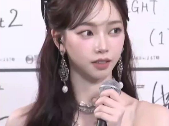 لا أصدق أن كارينا يمكنها امتلاك هذا الإطلالة!