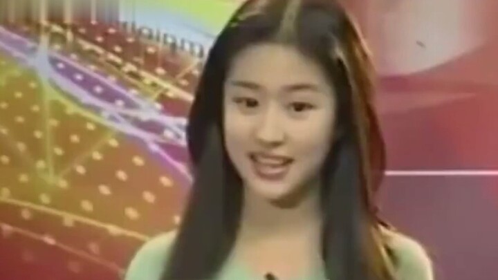 Early behind-the-scenes footage of Liu Yifei—no wonder they call her “Fairy Sister”! She was my firs