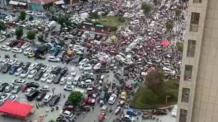 3 Juli, Shandong: Kemacetan lalu lintas parah saat jam pulang sekolah; Warganet: Apakah anak ini ben