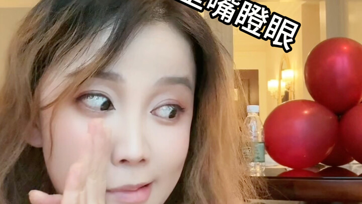 Chỉ có người nước ngoài mới làm được biểu cảm này