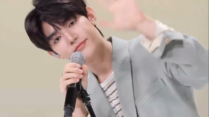 Zhang Hao + ISA + Kim Chae-hyun + BELLE + Park Gun-wook + Oh Se-hyeon + Kim Jeong-soo + Lee Jeong-hy