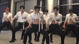 Peaktime Dance C Team แข่งเต้น Bad Moving Camera... วุ่นวายแต่เซ็กซี่ บางคนดูอนุรักษ์นิยมมาก
