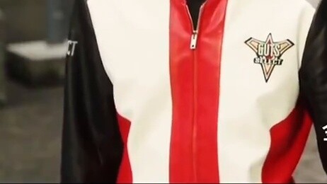 Bentuk Ultraman Decai yang kuat dan transformasi Teliga yang bersinar abadi