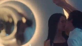 Duga hanya pernikahan bisnis, tapi ketika dia bertekad pergi