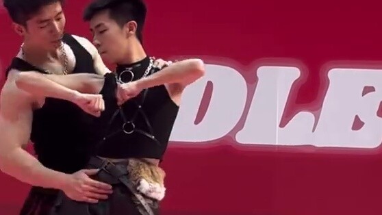 Trouble Maker "No Tomorrow" ชายโรดโชว์ ยิงตรง ไม่ว่าคุณจะไปที่ไหนคุณก็เป็นทหาร!