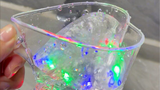给大家看看神奇的发光水杯