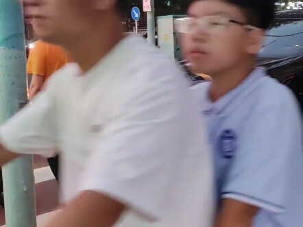 พนักงานส่งอาหารคนนี้ช่างไม่รู้จักกาลเทศะจริงๆ