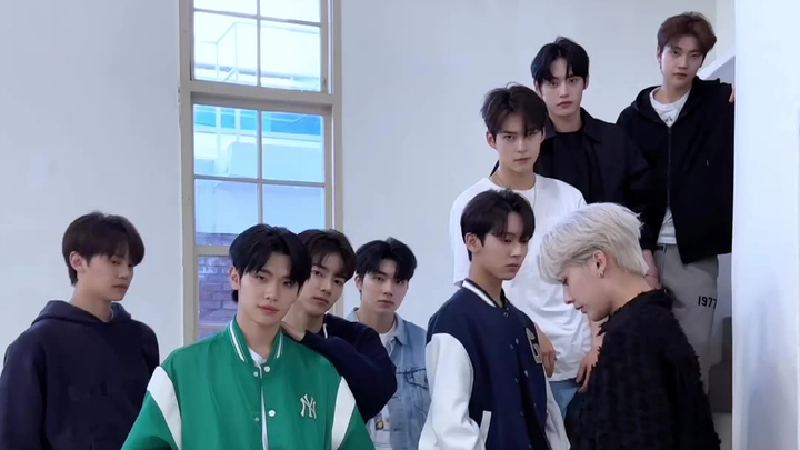【ZB1】Cập nhật video nhóm – Toàn bộ thành viên đều là soái ca mặt lạnh