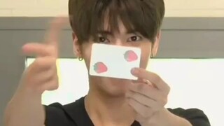 Ang galing mag magic pero yung isa simple lang pero pwede na effecti've naman!!! 😆