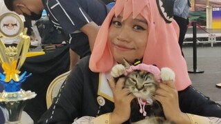 anya with anya cat
