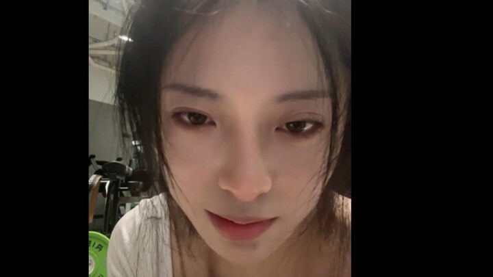 Maggieyoo ngày 20 tháng 11 năm 2023 Tập thể hình