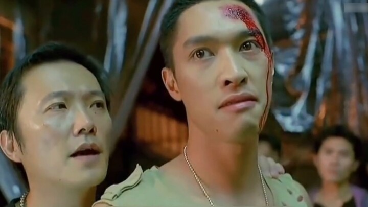 เลือกเฉพาะคนที่อ่อนแอเท่านั้นเหรอ? เมื่อคุณพบคนไร้ความปราณี คุณไม่มีโอกาสแม้แต่จะคุกเข่าลง!