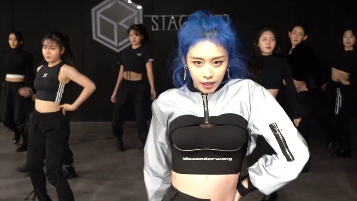 [Park Ji-Yeon] "Take A Hike" Dancing in the Practice Room
