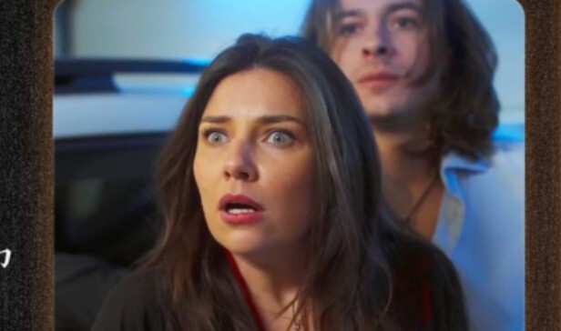 漆夜追踪：背叛的脚印。