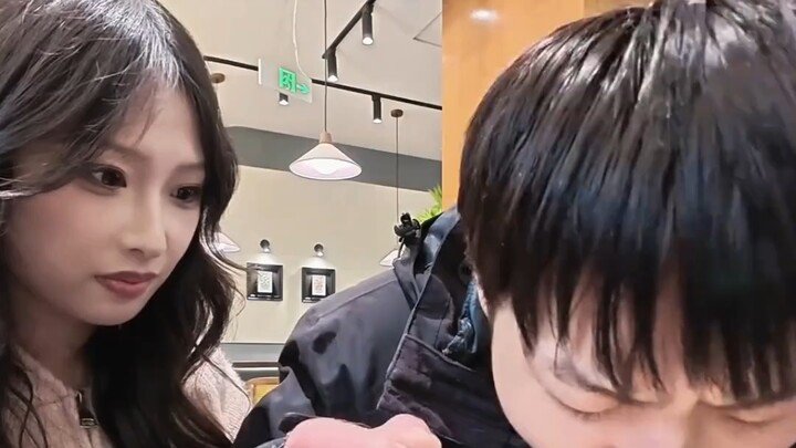 So sánh chế độ ăn uống của nam giới trước và sau khi yêu