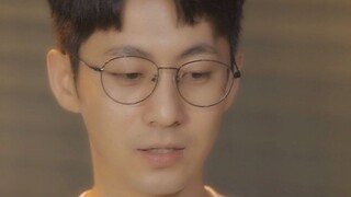 "Mutual Crush" 31 (Perspektif Cowok): Apa yang kamu pikirkan saat pertama kali berpegangan tangan?