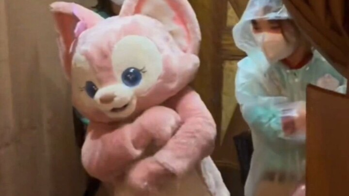 “Búp bê dễ thương trong đồ chơi”