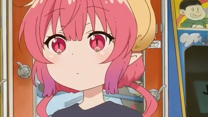 To talk about Yilulu's happy life as a wife, the first thing is this super huge pink football
