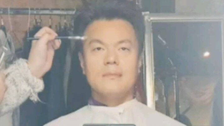 No more posting from now on! JYP’s Bubble shared his thoughts on today’s selfie—just yesterday he sa