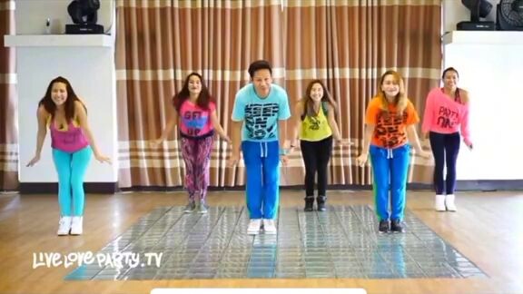 girl in the mirror 🪞🪞