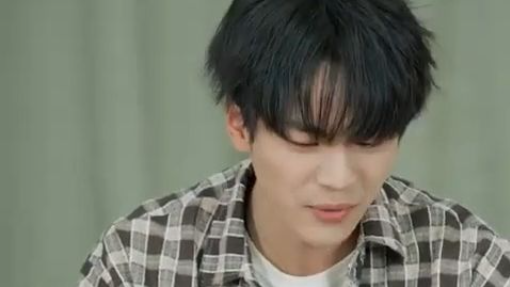 Chinese Short Drama After the Divine Furnace fell from the sky, a young man became stronger and rich