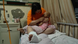 شعرت طفلة في الثانية من عمرها وكأن دودةً تلدغ معدتها. وبعد تأكيد التشخيص، لقيت والدتها حتفها في حادث
