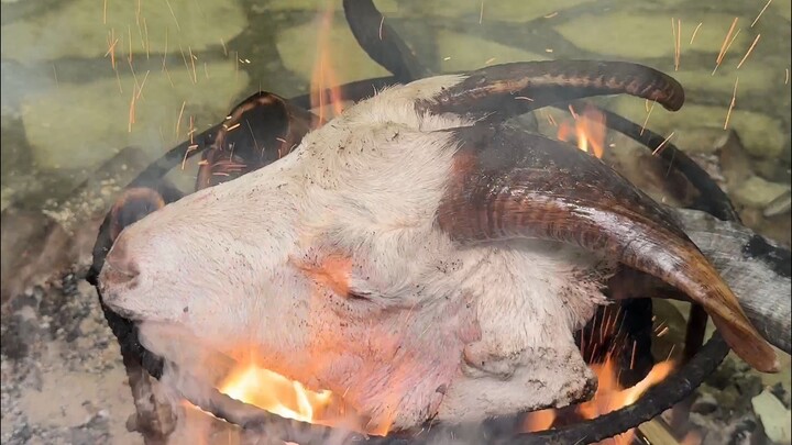 Siapa yang belum pakai stoknya? Semua kepala dan kaki domba di kulkas udah dimasak semua!