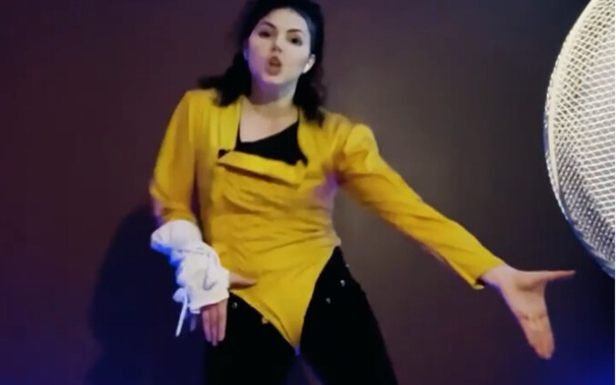 Shocking! Girls can imitate MJ very well! | Michael Jackson