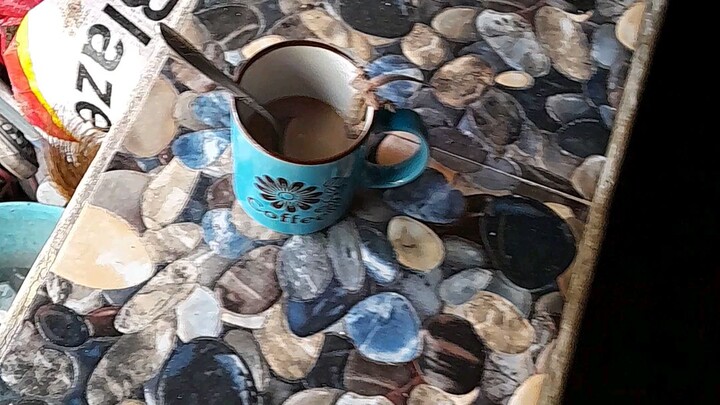 lang hiya butiki nato gusto ata kape ko