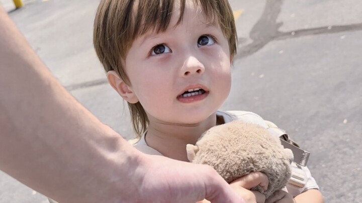 Picking up our kid from school almost made my husband cry... 💧