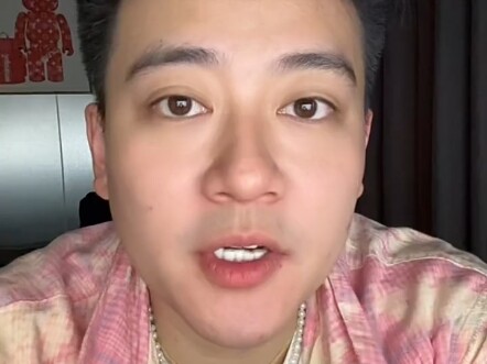 Xem chuyện đời người khác, ngộ ra cuộc đời của chính mình.