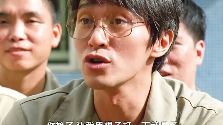 No wonder he’s Stephen Chow—handling social dynamics with effortless ease.