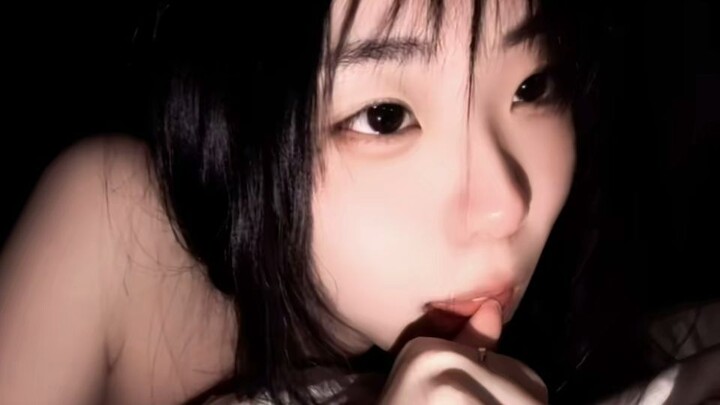 Baru selesai mandi dan berbaring di tempat tidur - Bstation