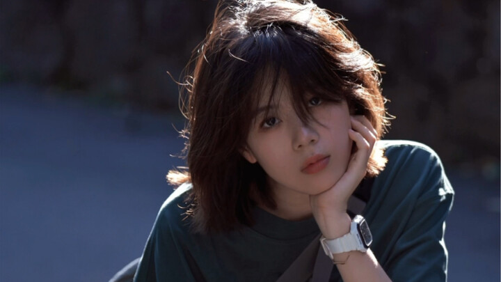 Một luồng ánh sáng rơi xuống người tôi