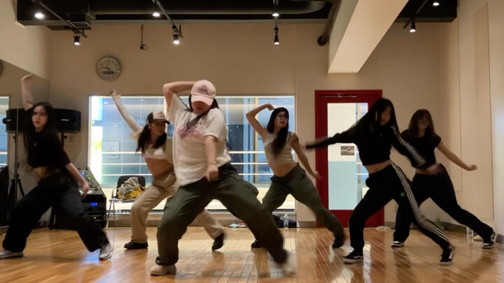 来看看日本noa舞室的打铁舞