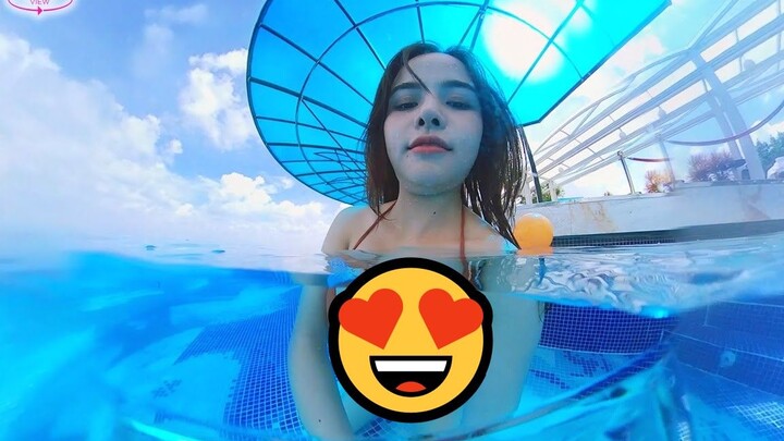 【วิดีโอพาโนรามา】เล่นน้ำในสระว่ายน้ำกับสองสาวฝาแฝดสวมบิกินี่สุดแซ่บ 😍