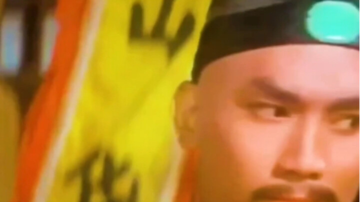 “ 乾隆下江南第一次吃田螺，就直接用嘴嚼。”