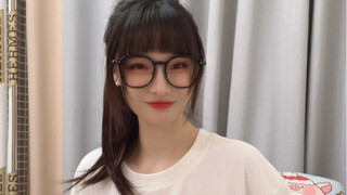 لنتحدث عن قوة الفتاة التي ترتدي قميصي وترفع شعرها في ذيل حصان عالٍ!